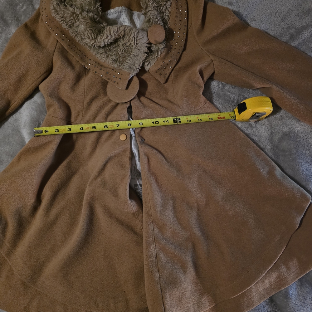Women’s Tan Faux-Fur Collar Coat Jacket - Picture 4 of 6